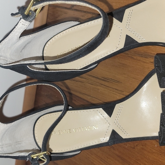 Adrienne Vittadini black velour ankle strap heels 7.5 - Picture 3 of 6